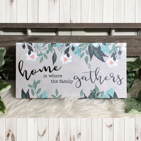 Other - NWT Wooden Cute Floral & Leaves Family Plaque!